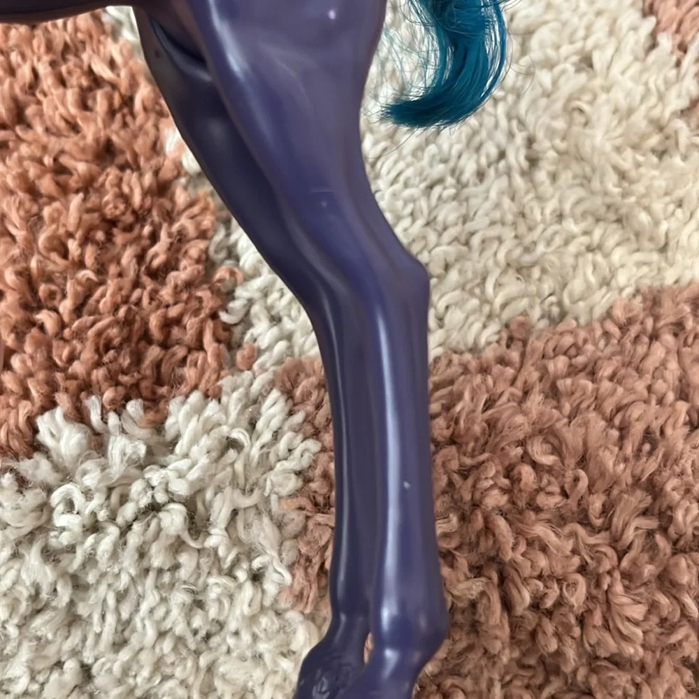 2013 monster high freaky fusions Avea Trotter Missing parts